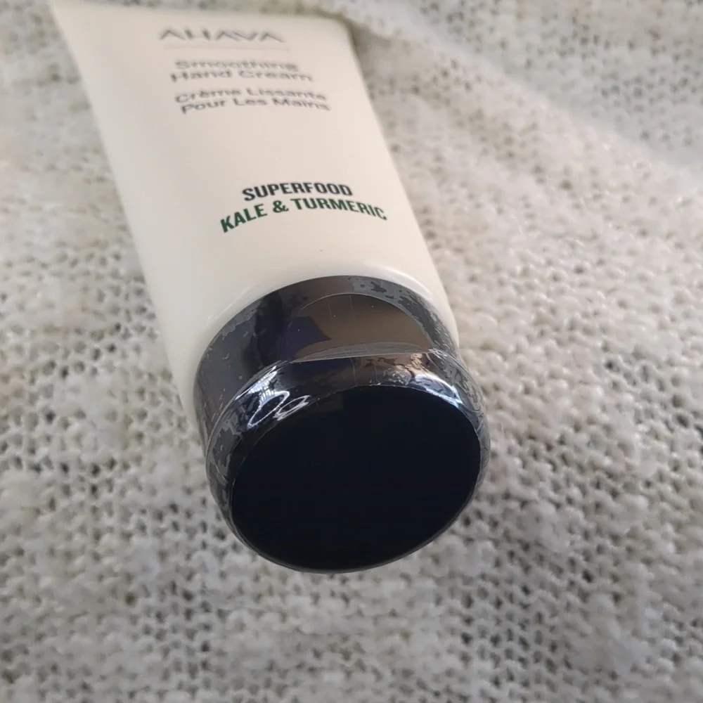 AHAVA Smoothing Hand Cream with Kale & Turmeric, 100ml/3.4fl oz